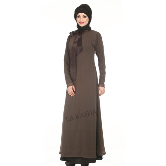 Abaya in Poly georgette, hand worked.