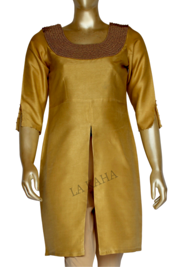 Tunic in Raw silk and gold bead hand worked with a front slit
