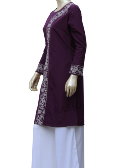 Tunic in Japanese kashibo in classic A line fit with embroidered front and cuff
